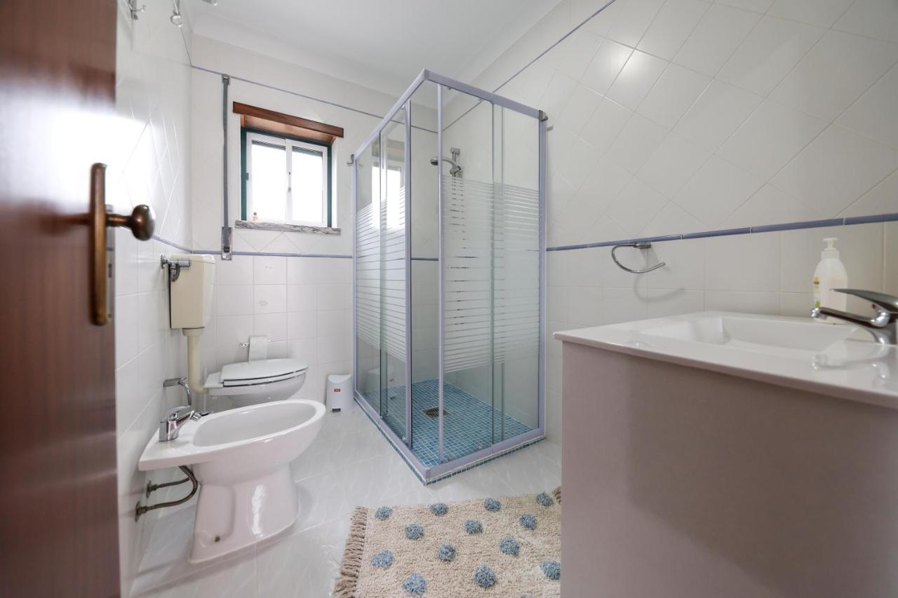 Casas Com Amoras In Serra Da Pescaria